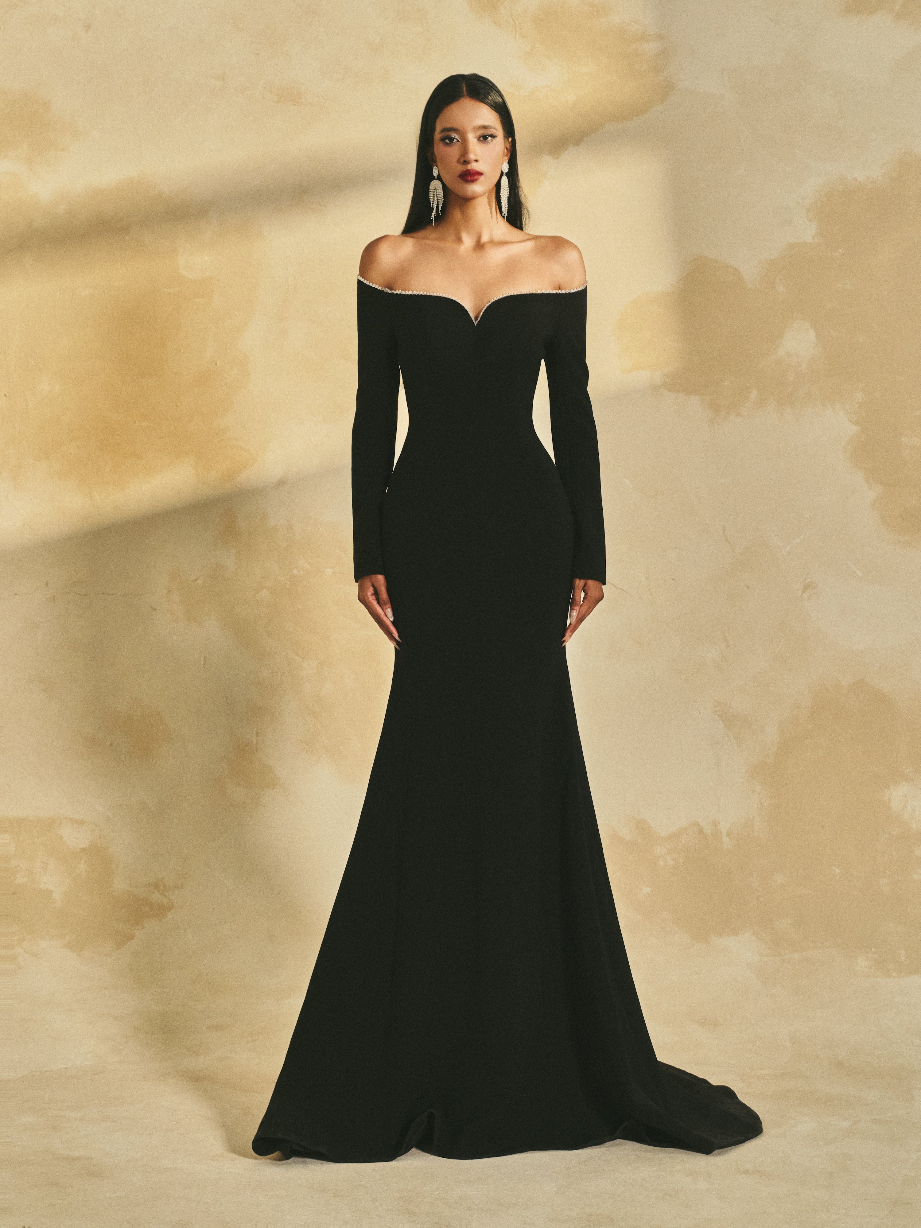 Long-sleeve off-shoulder mermaid gown | L'SCARLETT